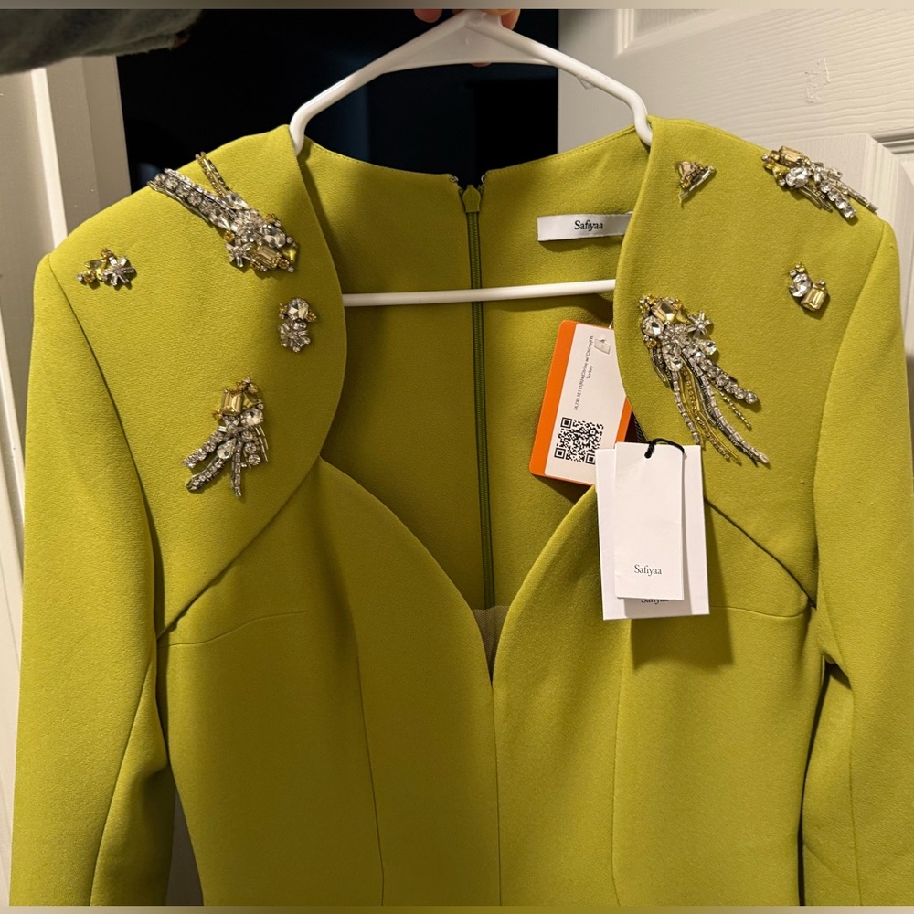 Elegant Long Sleeve Chartreuse Dress - Picture 10 of 13